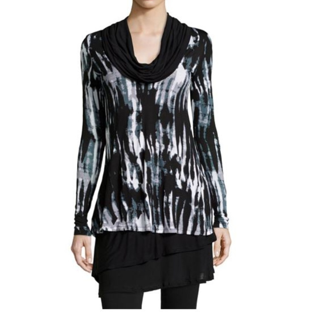 Chelsea & Theodore Tiered Tunic Size L